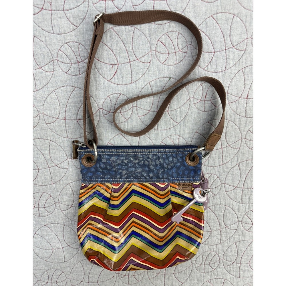 Fossil Crossbody Key-Per Coated Canvas Earthy Rainbow Chevron Striped Bag w/ Key